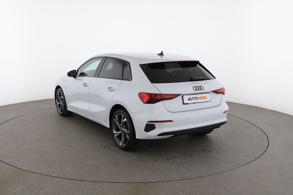 Audi A3 Sportback 40 TFSIe vista posteriore